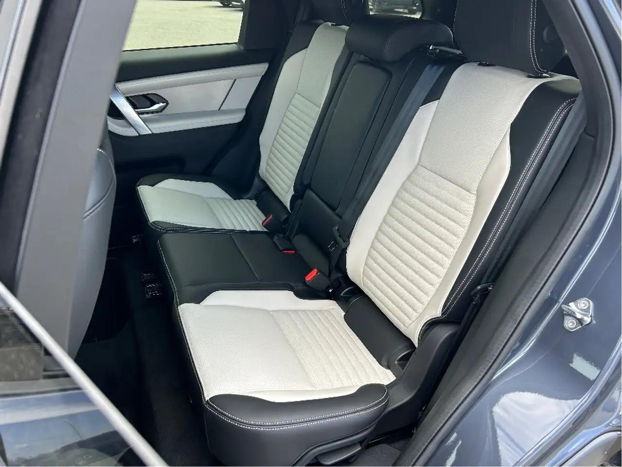 Land Rover Discovery Sport снимка Land Rover Discovery Sport