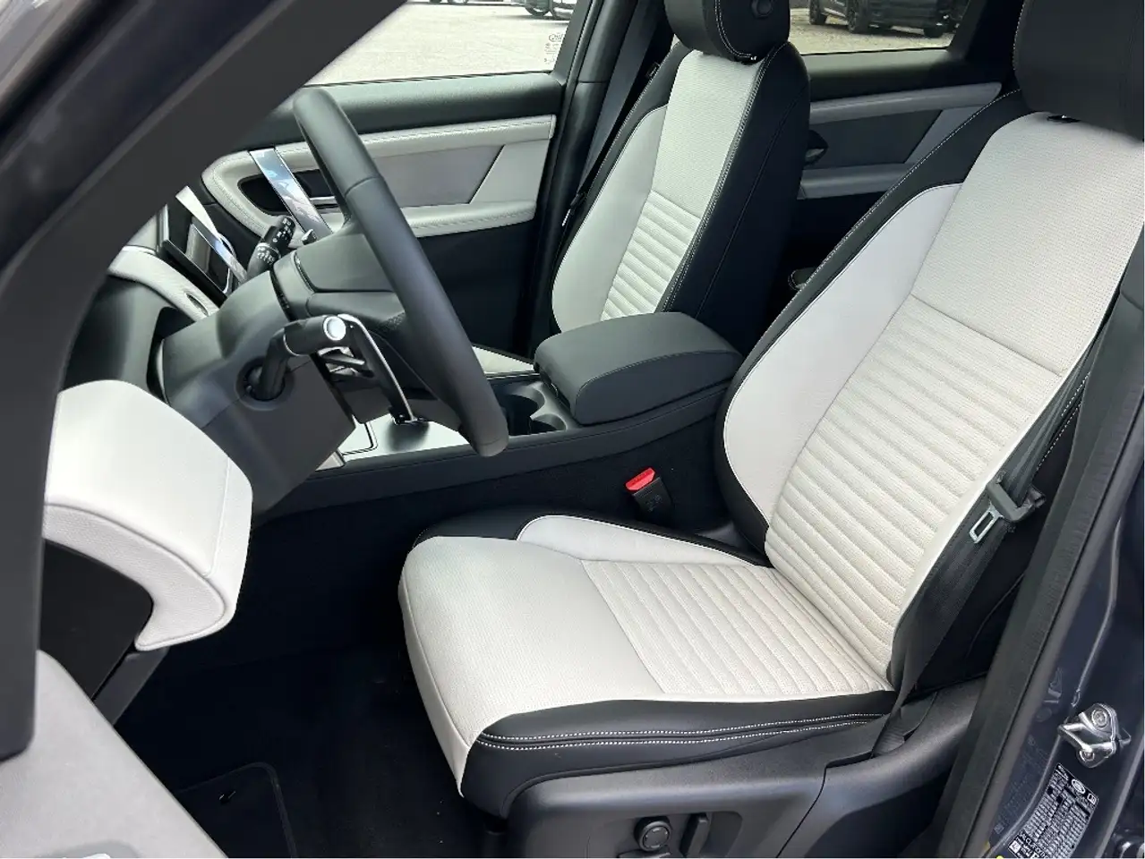 Land Rover Discovery Sport снимка Land Rover Discovery Sport