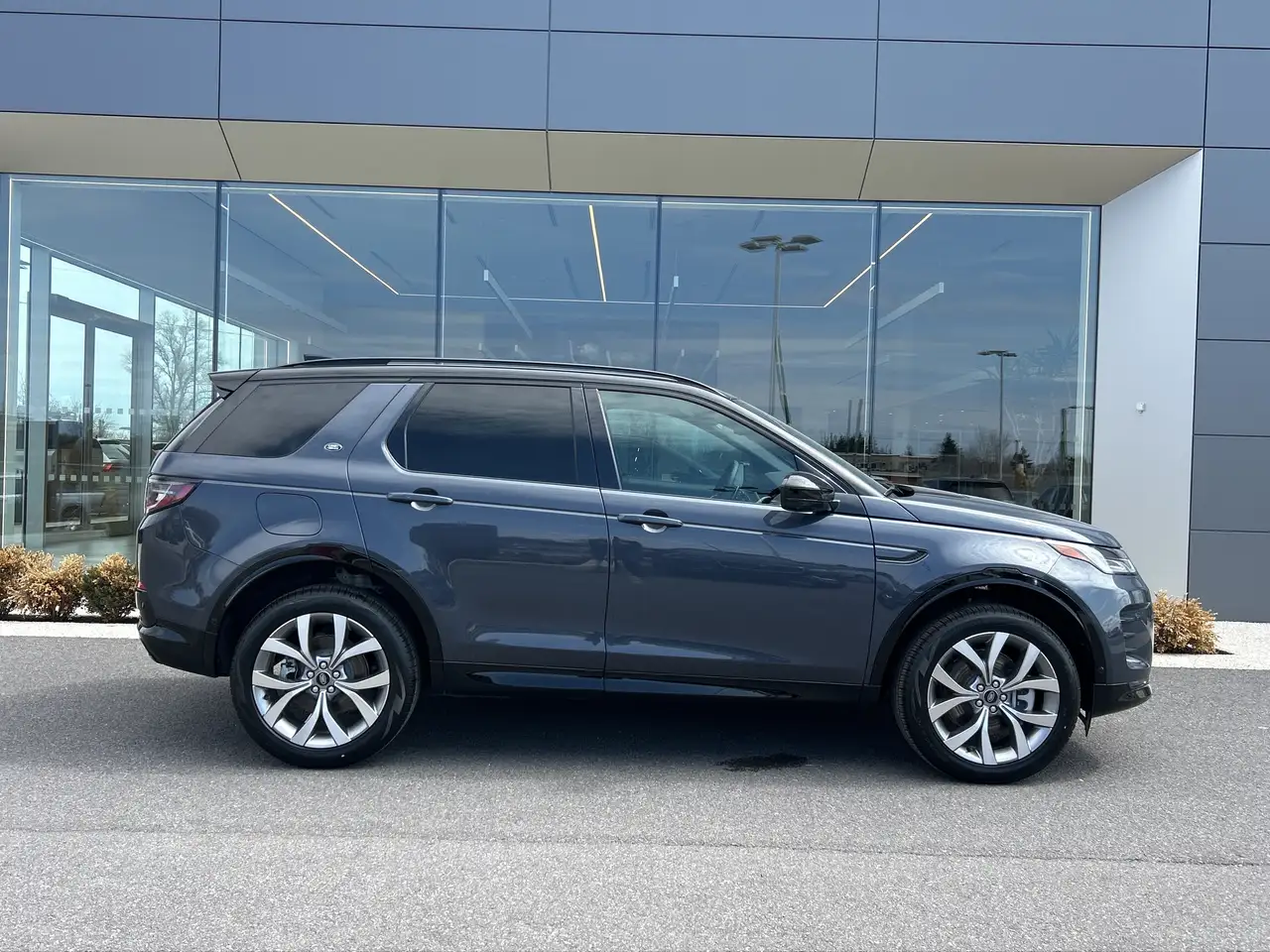 Land Rover Discovery Sport снимка Land Rover Discovery Sport