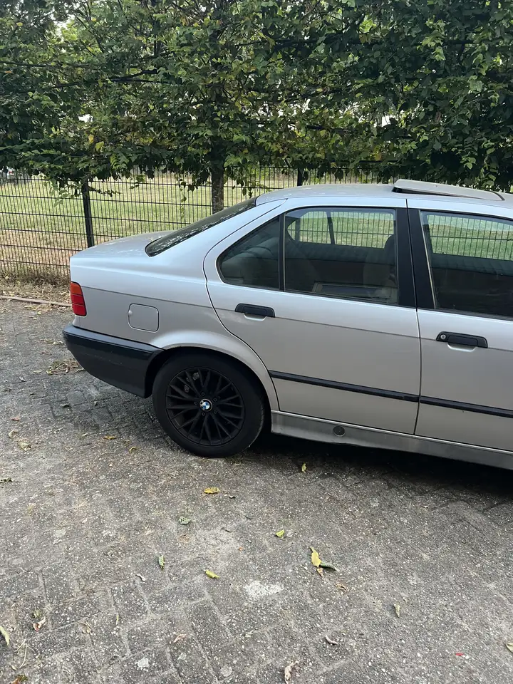 BMW 316, foto 2