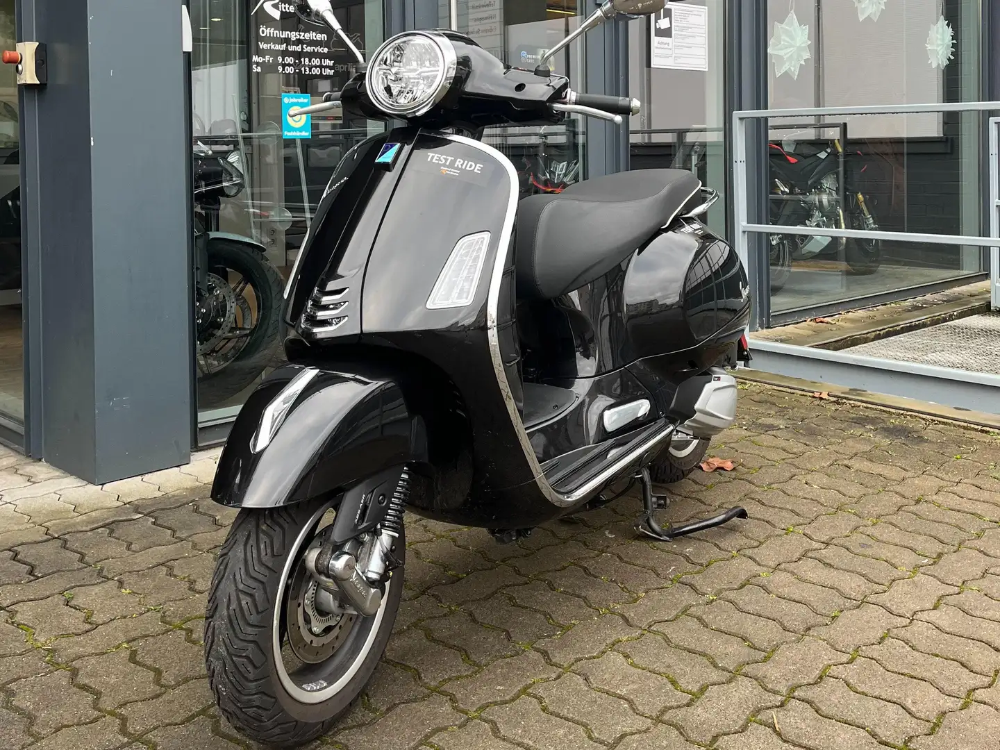 Vespa GTS 310 VESPA GTS 310 SUPER E5+ NERO CONVINTO Negro - 1