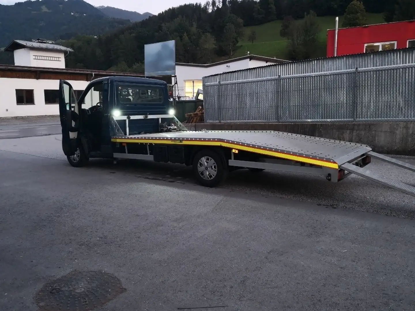 Fiat Absleppwagen Ducato Maxi Blau - 1