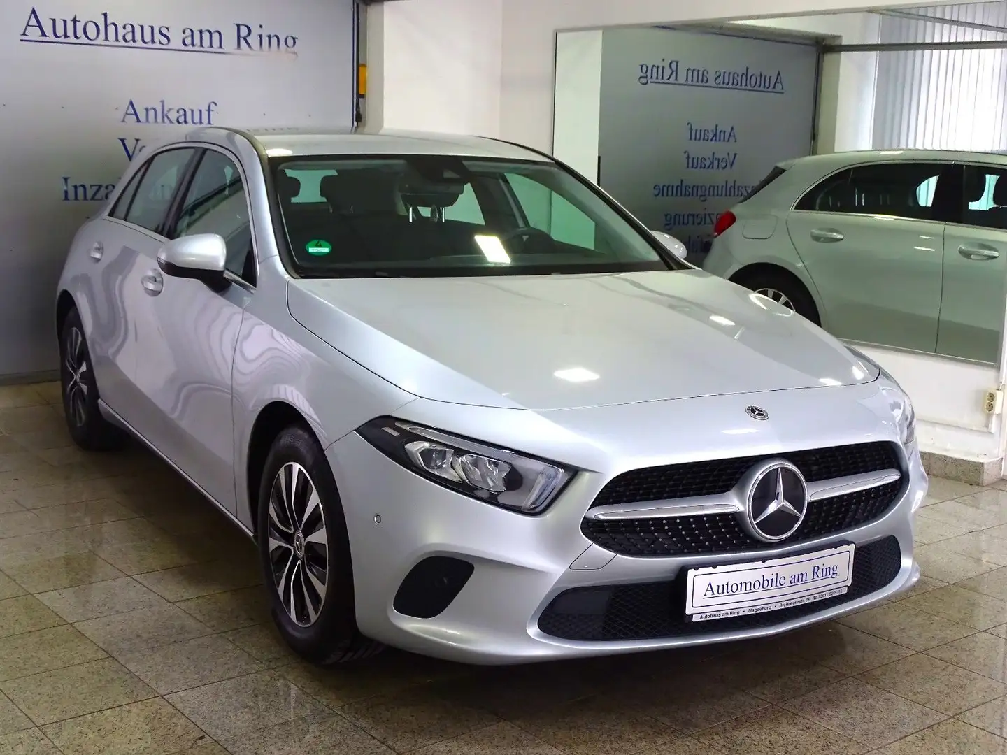 Mercedes-Benz A 180 Progressive Automatik Widesc. Ambiente.LED Zilver - 1
