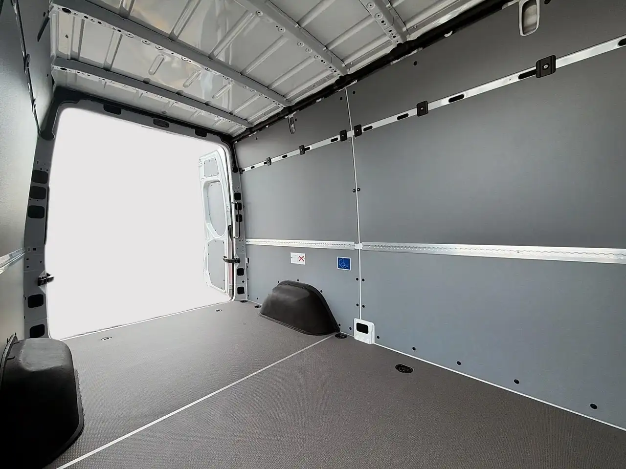 Mercedes-Benz Sprinter снимка Mercedes-Benz Sprinter