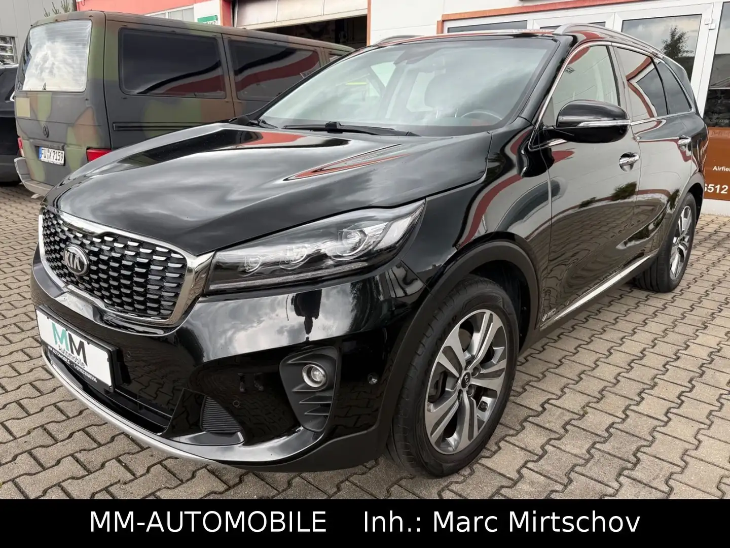 Kia Sorento Platinum-NAVI-LEDER-AHK-PANO-KAM-B&O-HUP Schwarz - 2