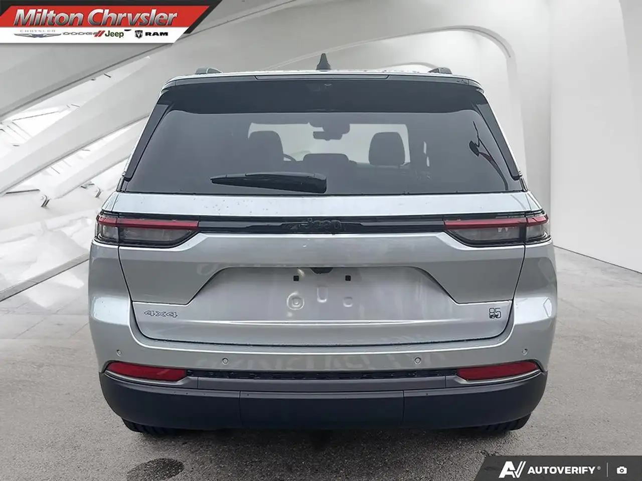 Jeep Grand Cherokee снимка Jeep Grand Cherokee