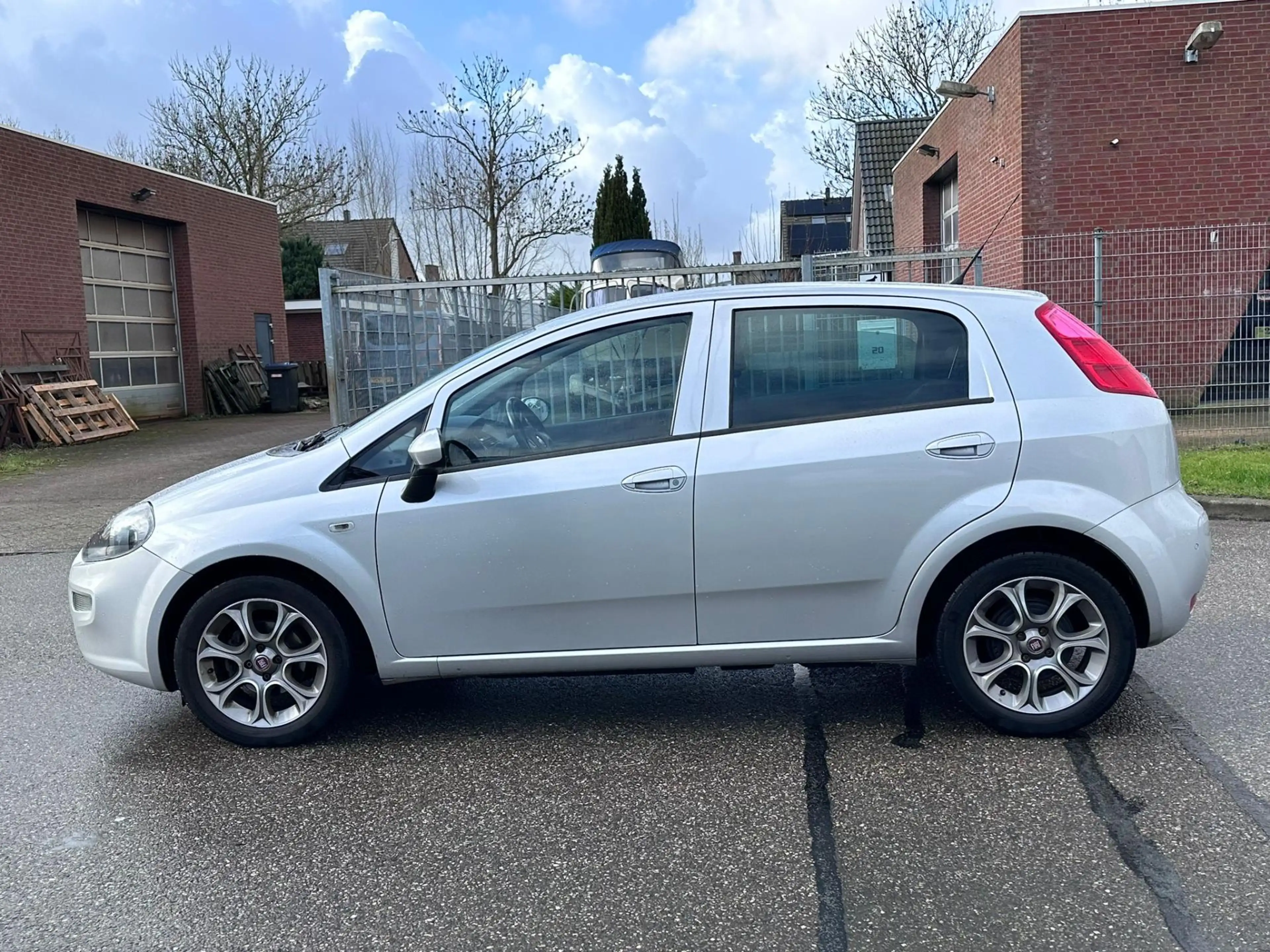 Fiat Punto Evo 0.9 TwinAir Sempre 5DR*Navigatie*Cruise*Clima*NAP* — photo 2