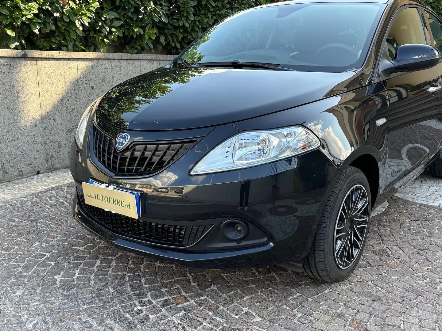 Lancia Ypsilon Ypsilon 1.0 firefly hybrid Noir - 2