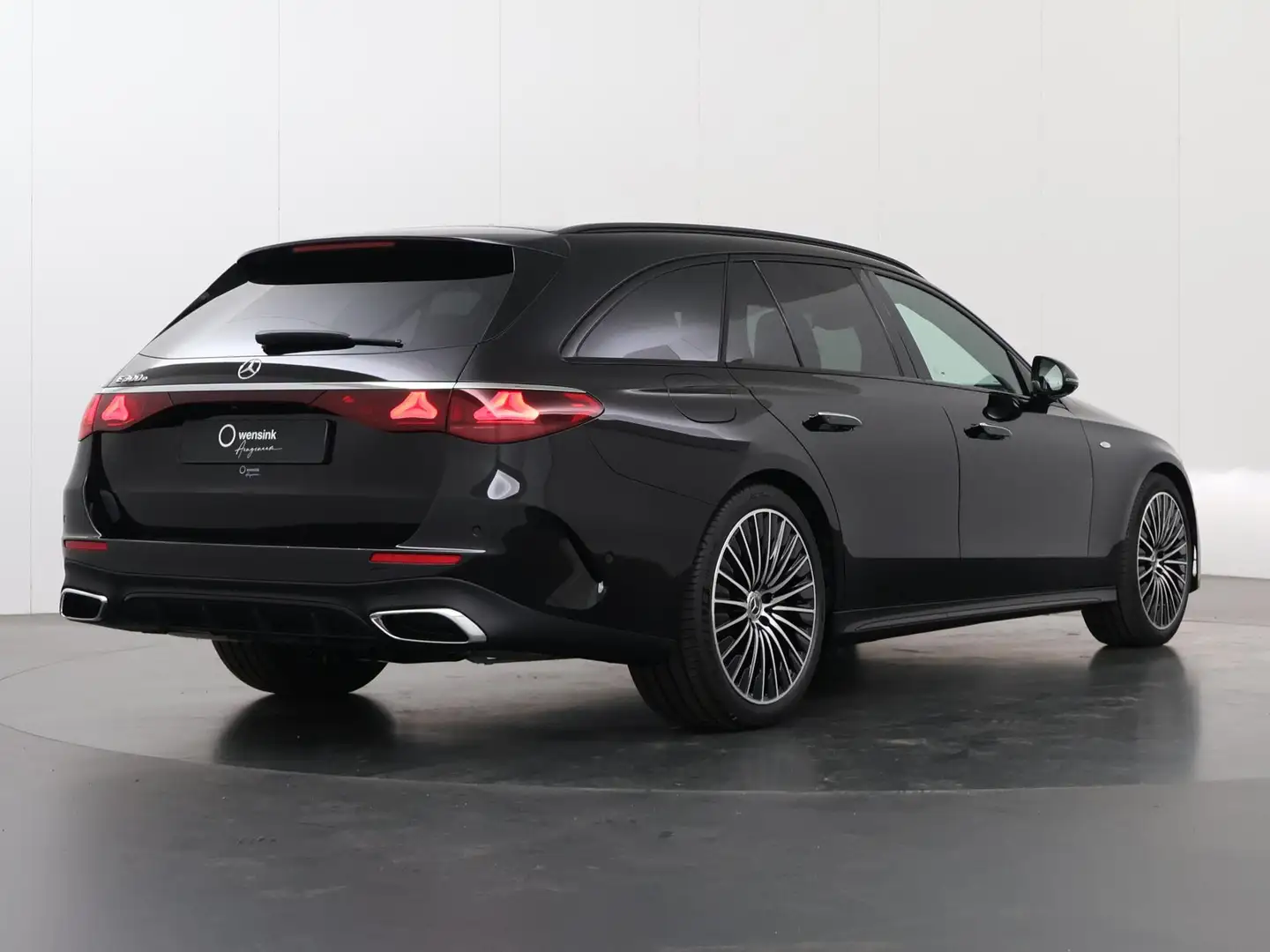 Mercedes-Benz E 300 300e Estate Sport Edition | Premium plus pakket | Zwart - 2