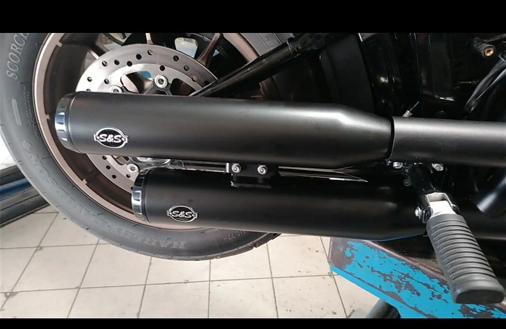 Harley-Davidson Lowrider S Nero - 1