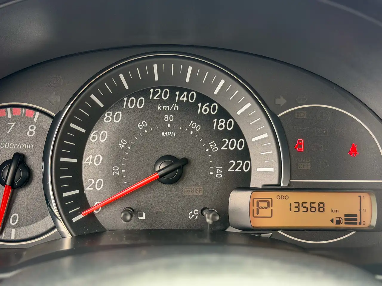 Nissan Micra снимка Nissan Micra
