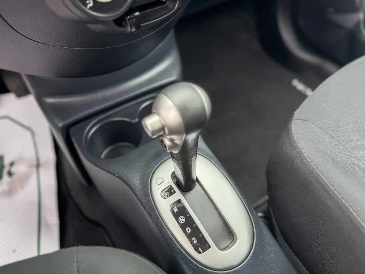 Nissan Micra снимка Nissan Micra