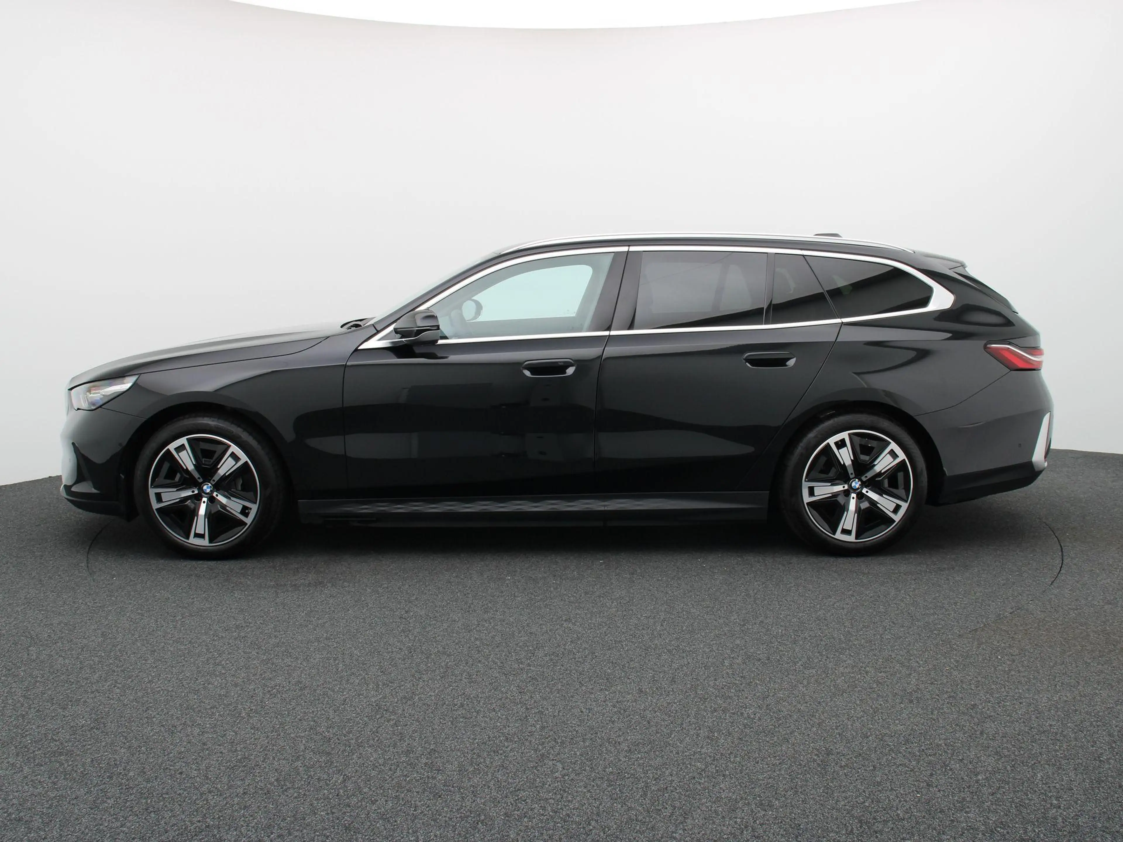 BMW i5 Touring eDrive40 250kW | SoH 95,77% | leder | verw — photo 5