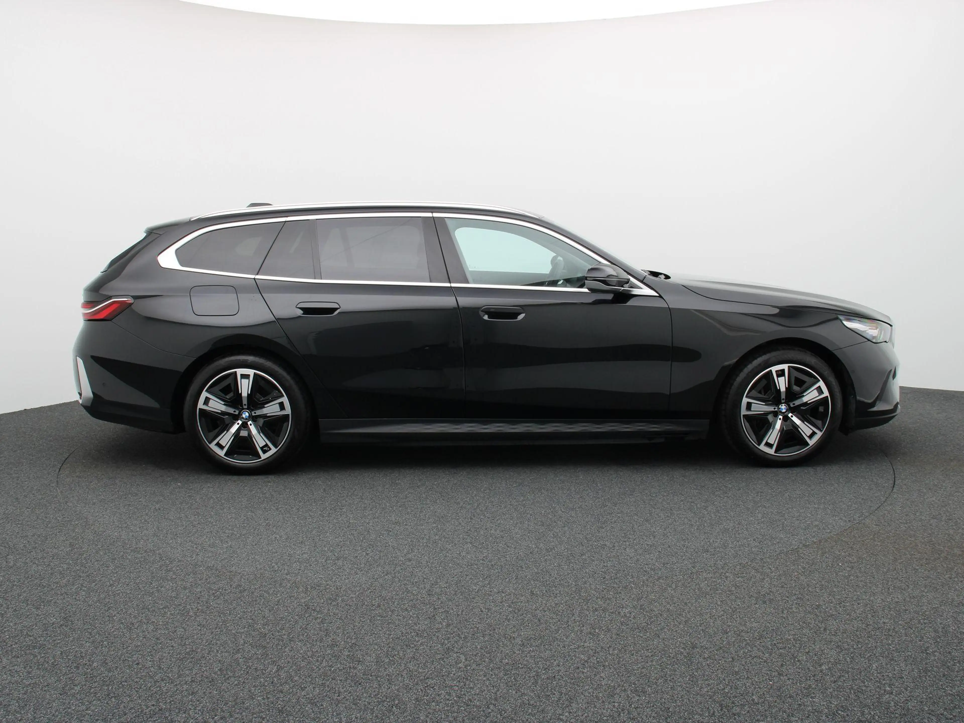 BMW i5 Touring eDrive40 250kW | SoH 95,77% | leder | verw — photo 7