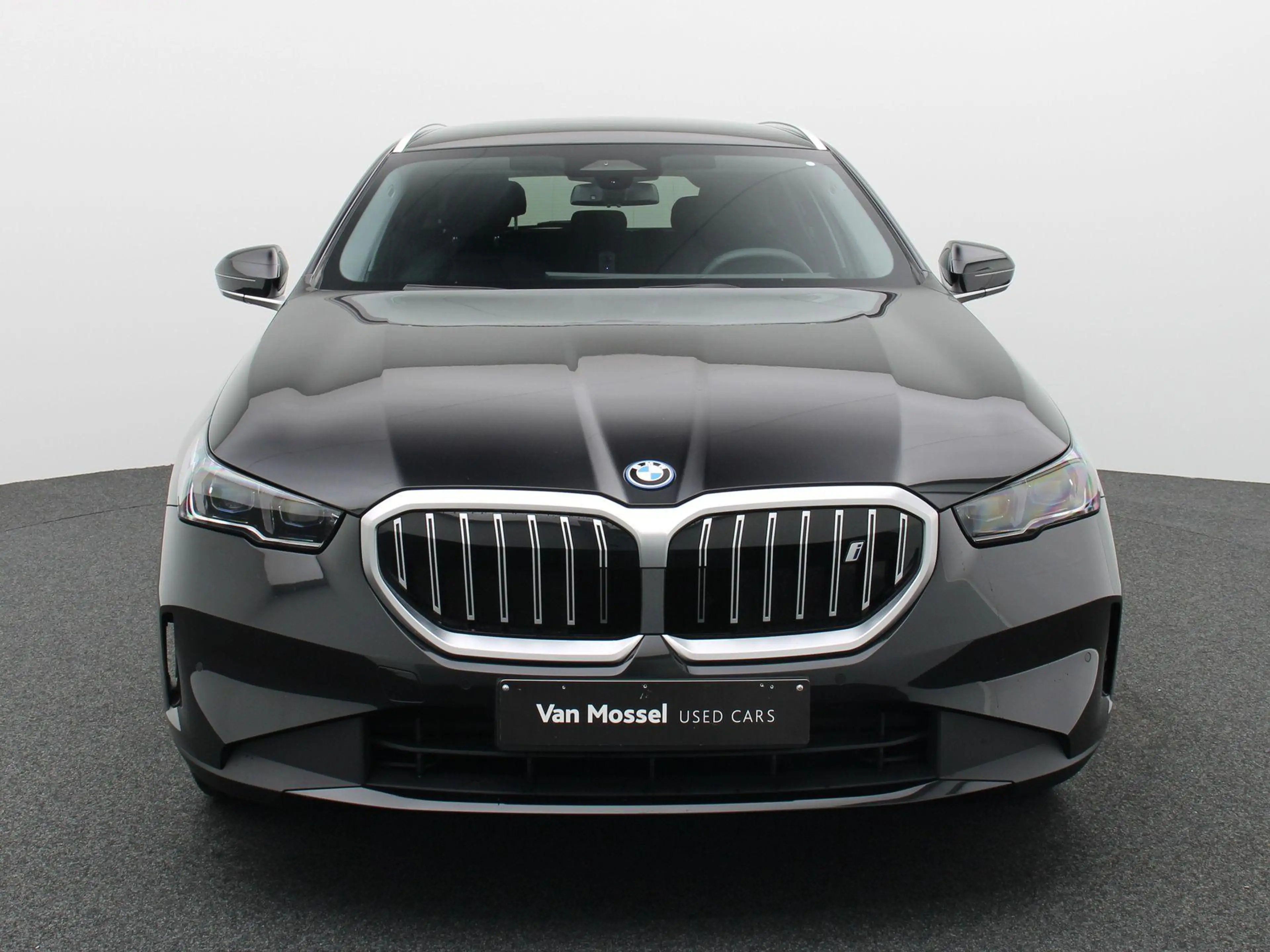 BMW i5 Touring eDrive40 250kW | SoH 95,77% | leder | verw — photo 3