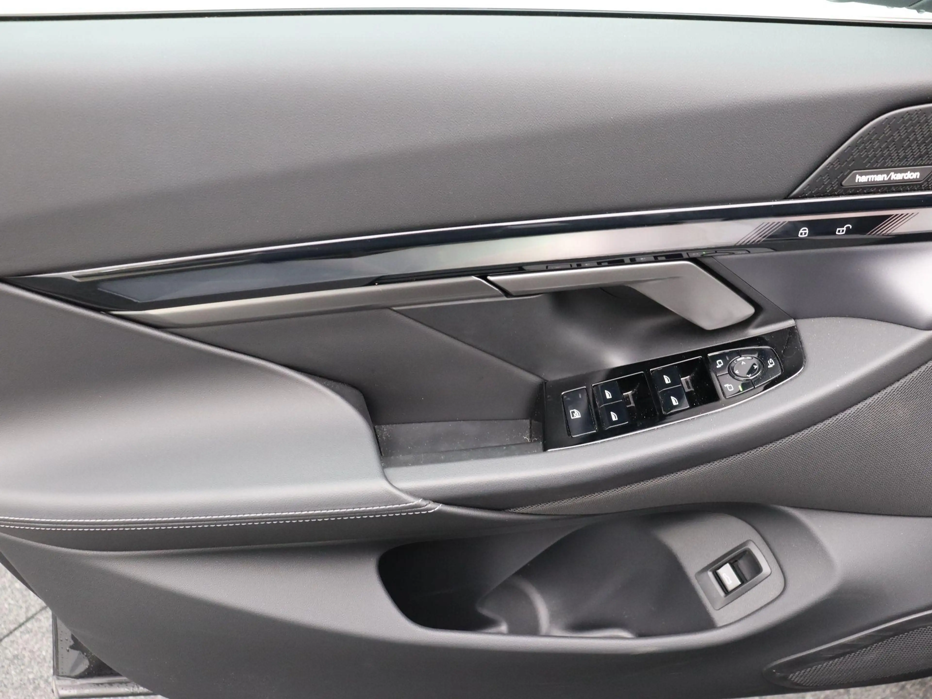BMW i5 Touring eDrive40 250kW | SoH 95,77% | leder | verw — photo 12