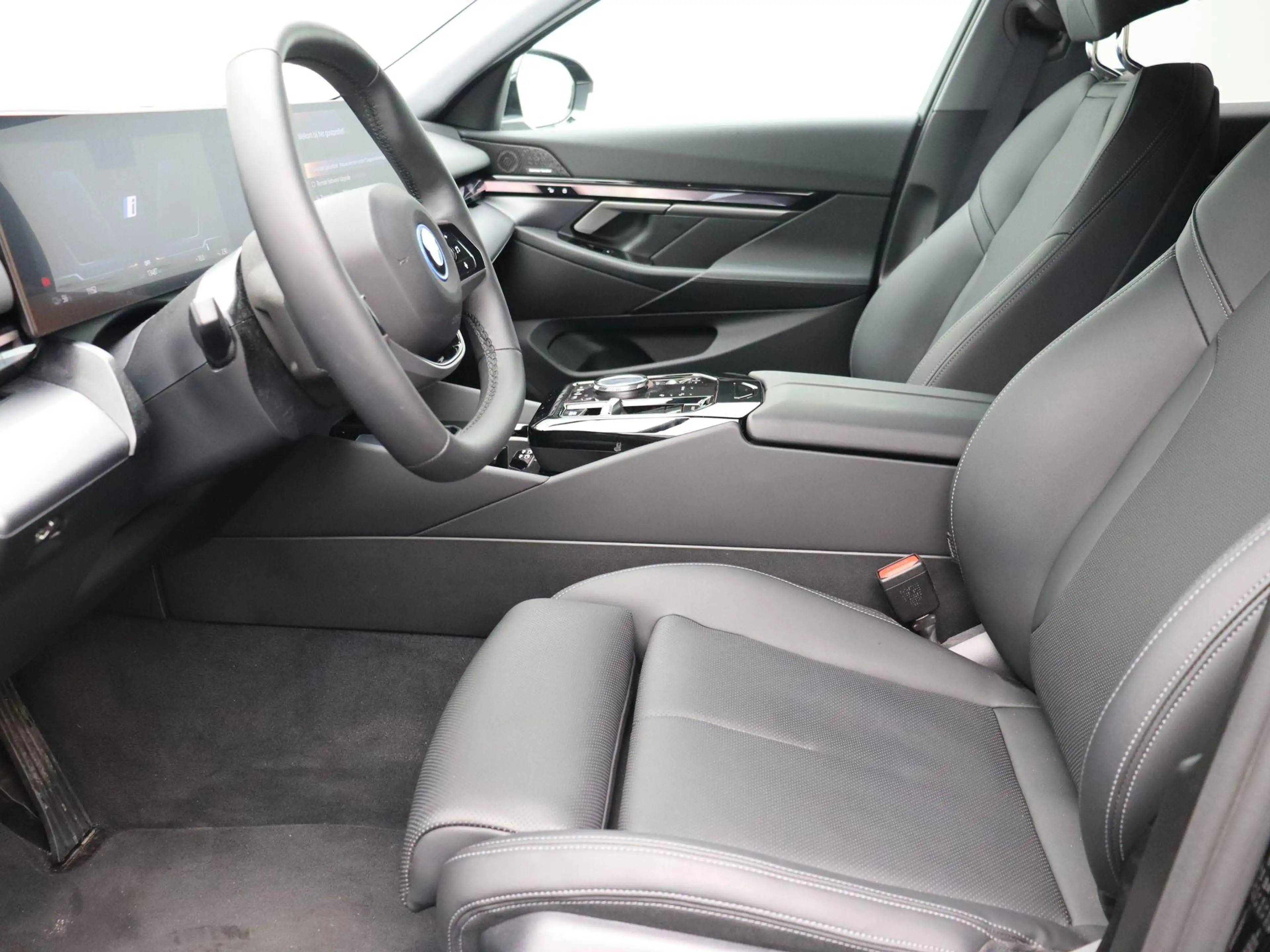BMW i5 Touring eDrive40 250kW | SoH 95,77% | leder | verw — photo 14