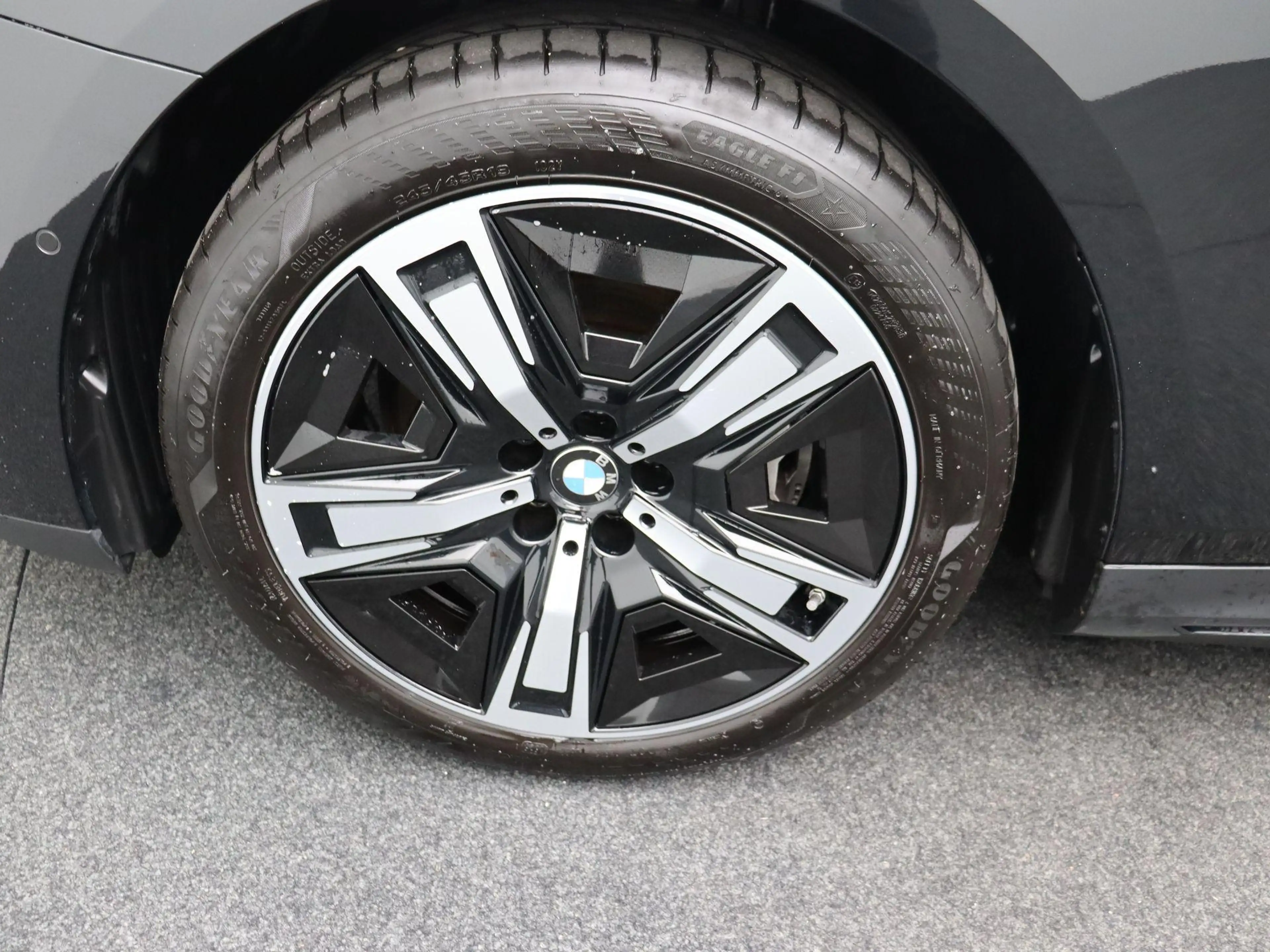 BMW i5 Touring eDrive40 250kW | SoH 95,77% | leder | verw — photo 11