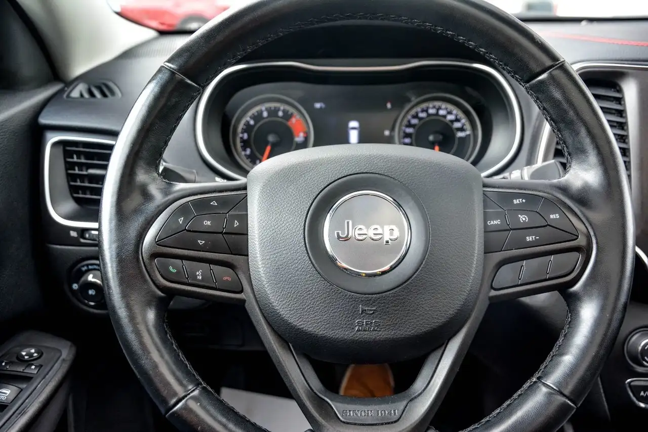 Jeep Cherokee photo Jeep Cherokee