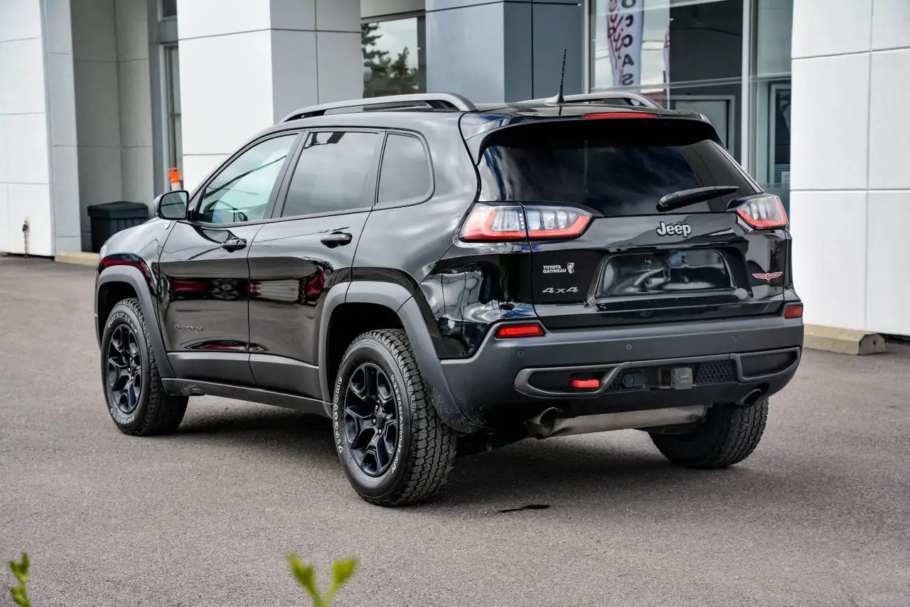 Jeep Cherokee photo Jeep Cherokee