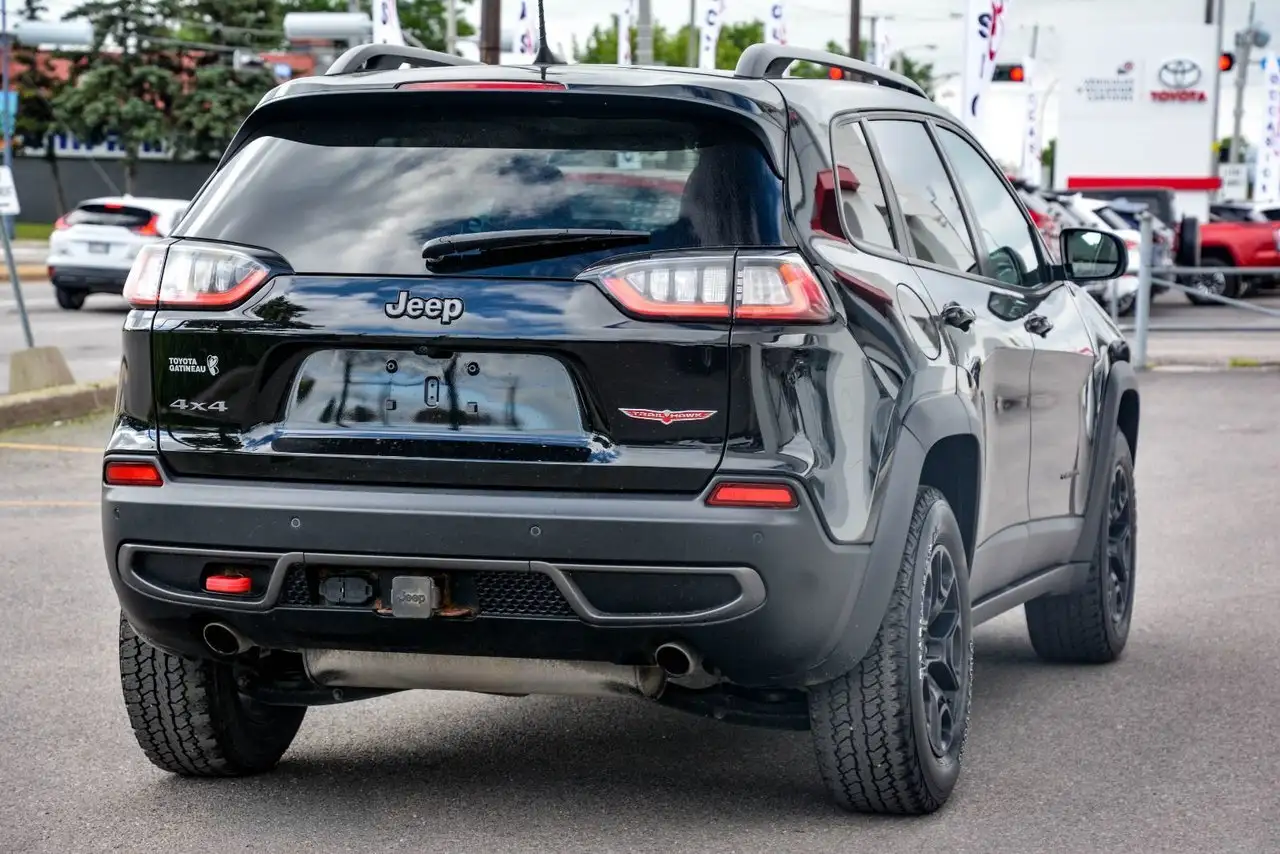 Jeep Cherokee photo Jeep Cherokee