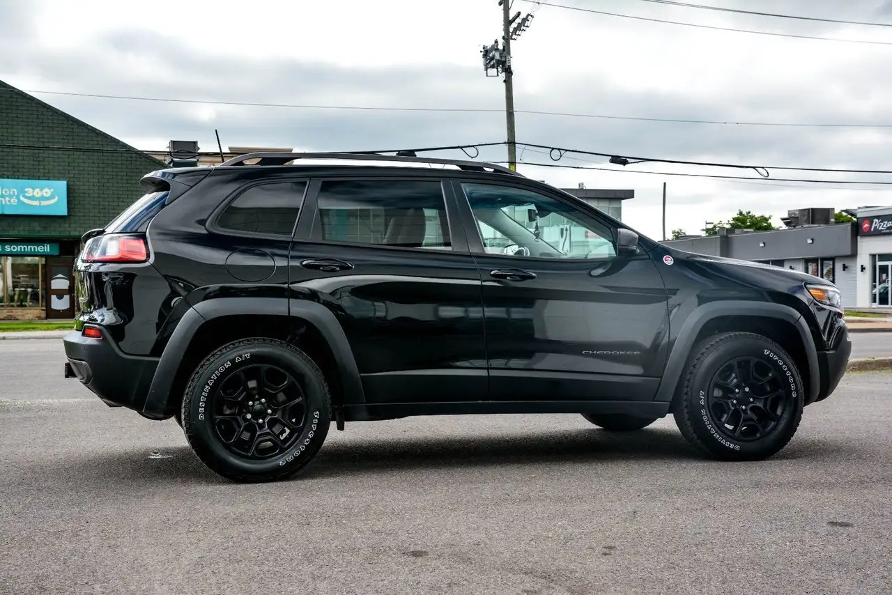 Jeep Cherokee photo Jeep Cherokee
