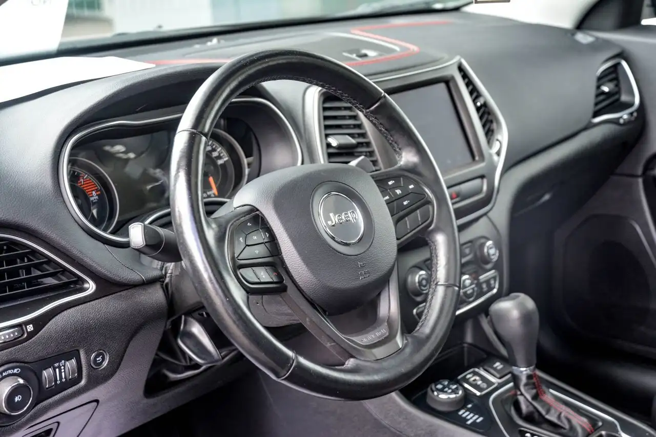 Jeep Cherokee photo Jeep Cherokee