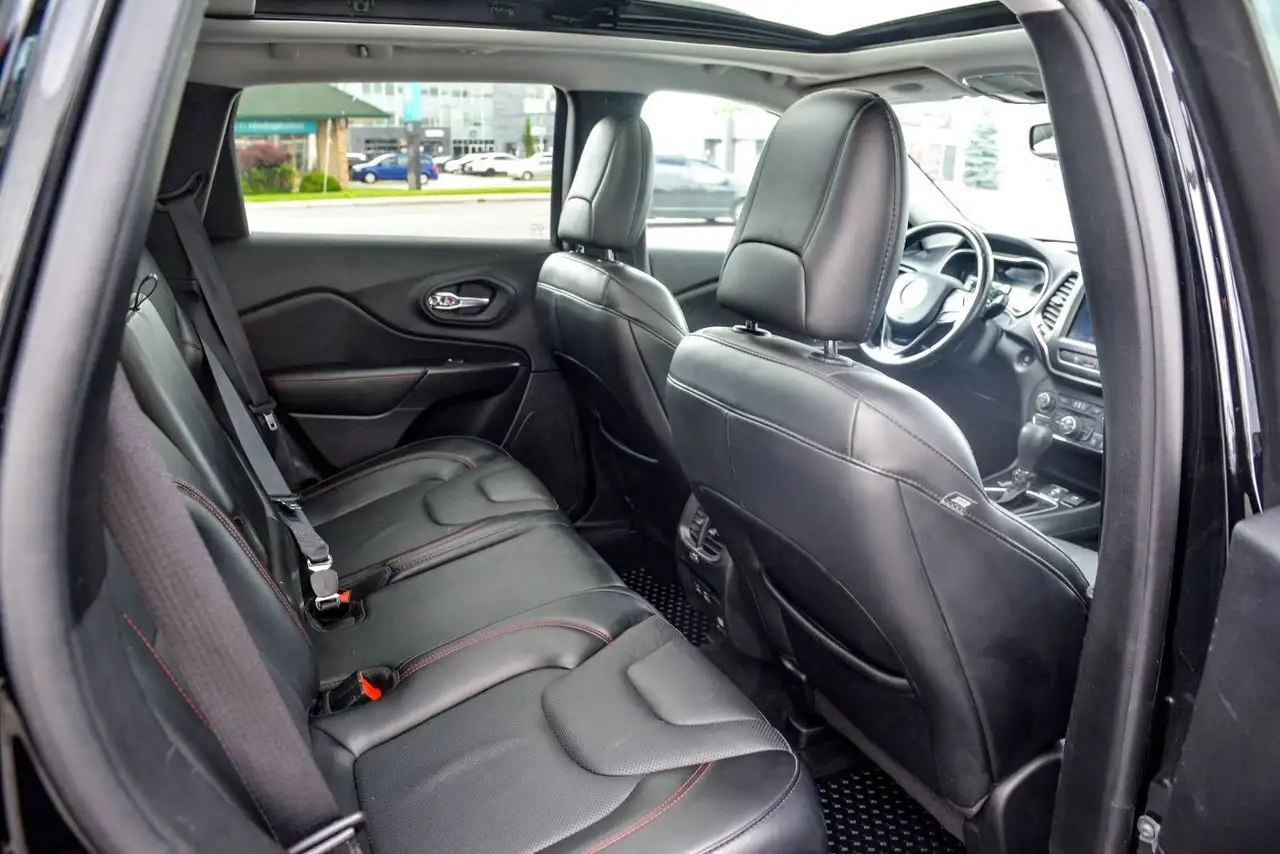 Jeep Cherokee photo Jeep Cherokee