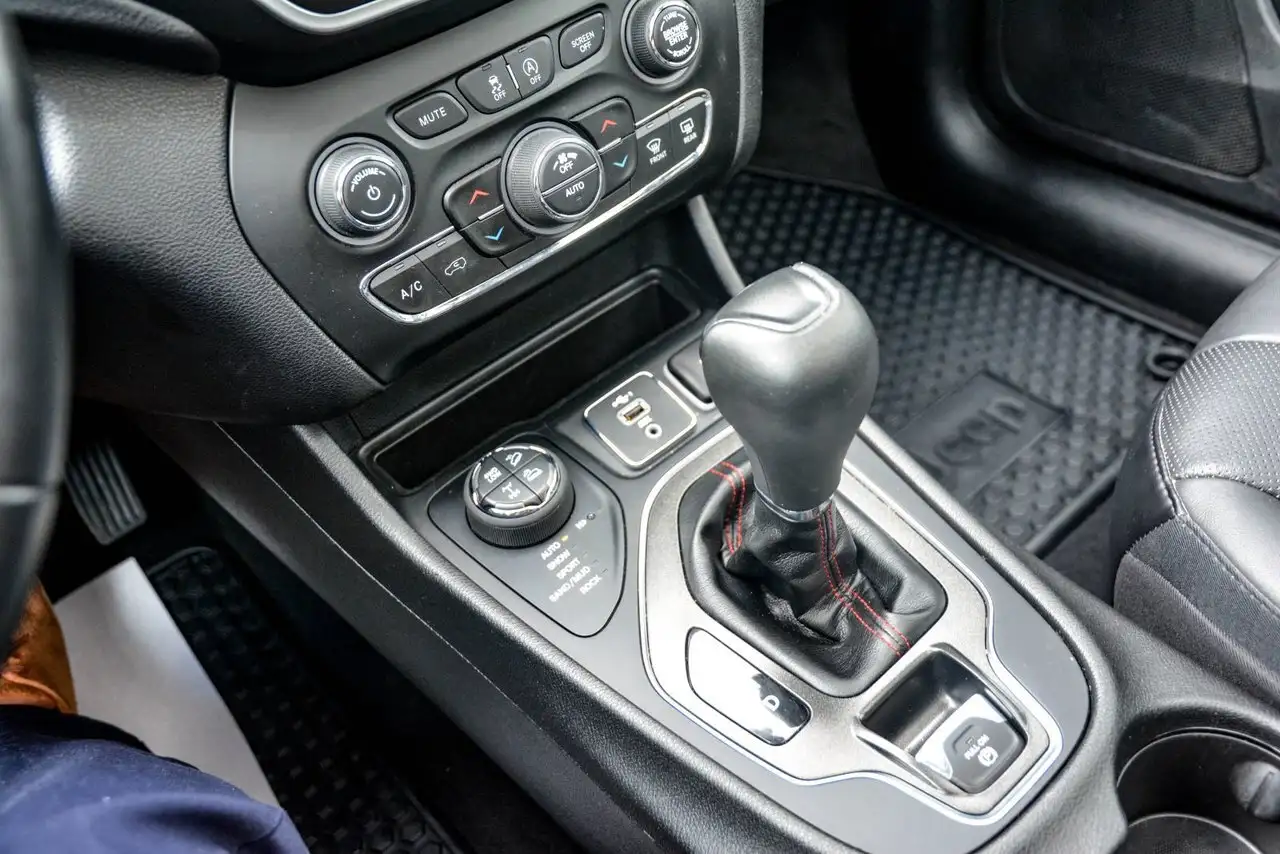 Jeep Cherokee photo Jeep Cherokee