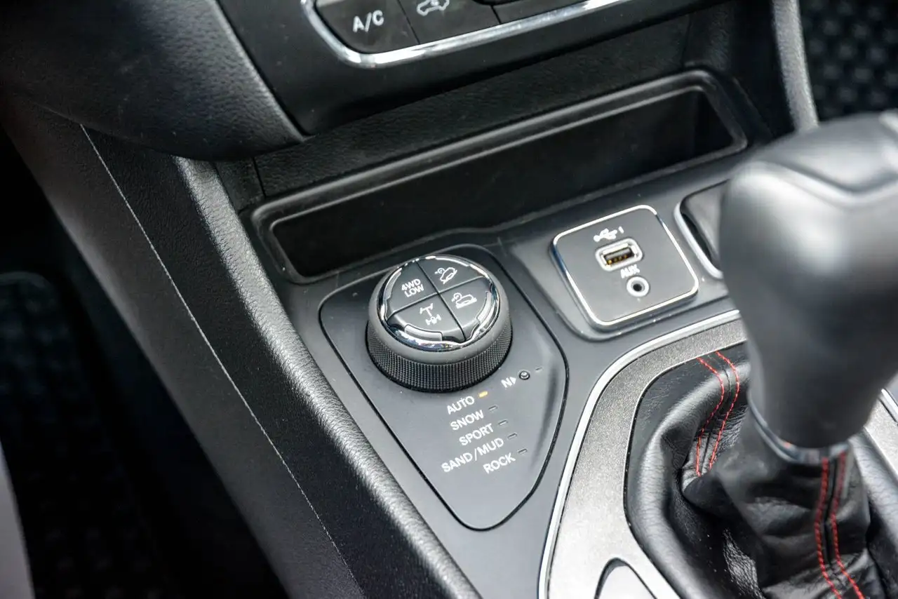 Jeep Cherokee photo Jeep Cherokee