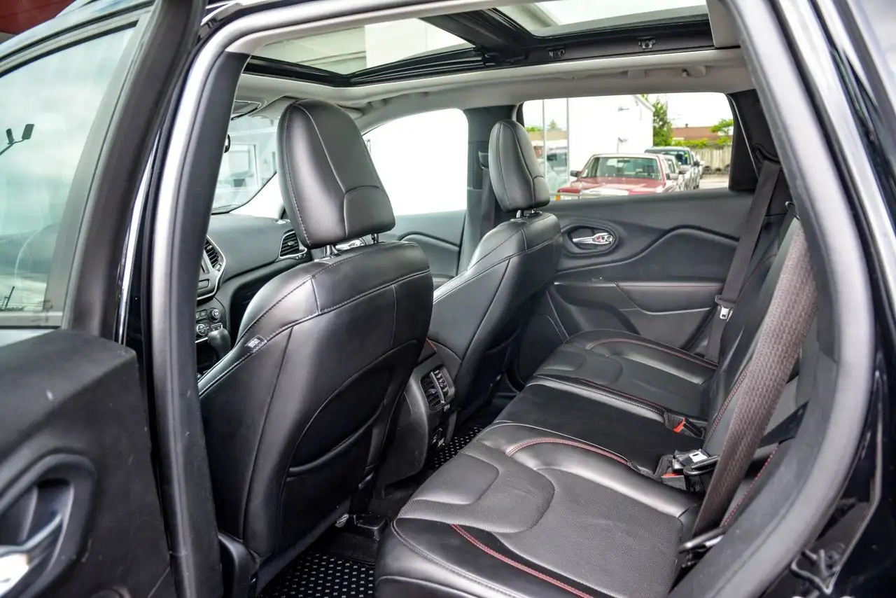 Jeep Cherokee photo Jeep Cherokee