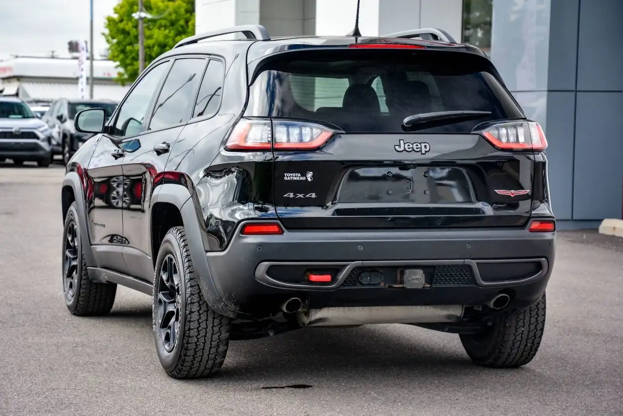 Jeep Cherokee photo Jeep Cherokee