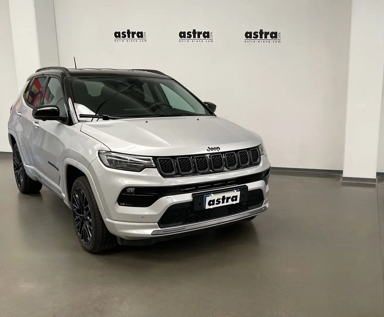 Jeep Compass Compass 1.3 Turbo T4 240 CV PHEV AT6 4xe S Gris - 1