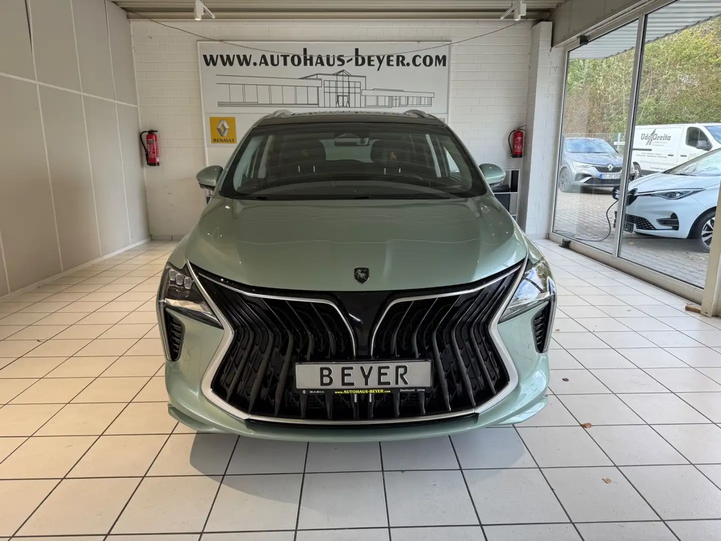 DFSK Forthing 4 U-Tour Grün - 2