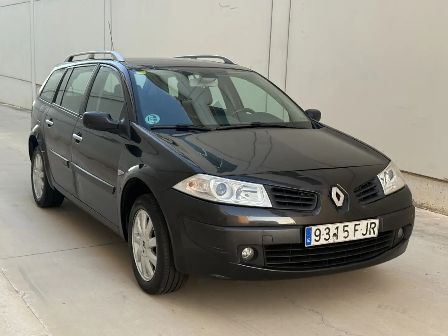 Renault Megane Grand Tour 1.6 16v Dynamique Negro - 2