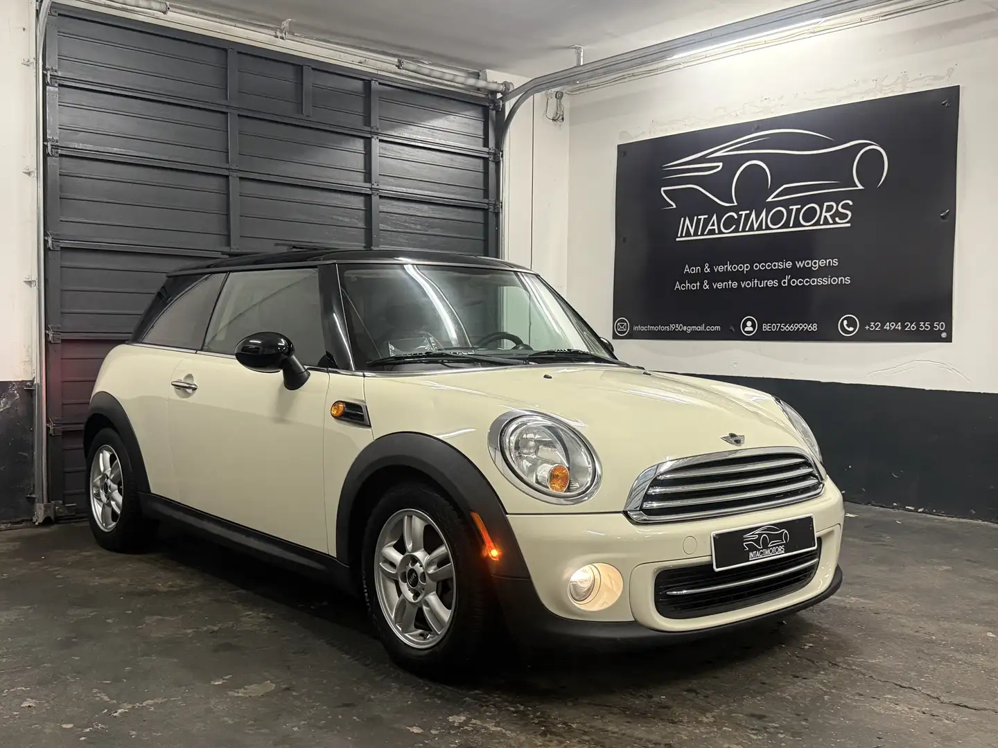 MINI Cooper Mini 1.6i Cooper 81.000 KM Septronic 2012 Goud - 1