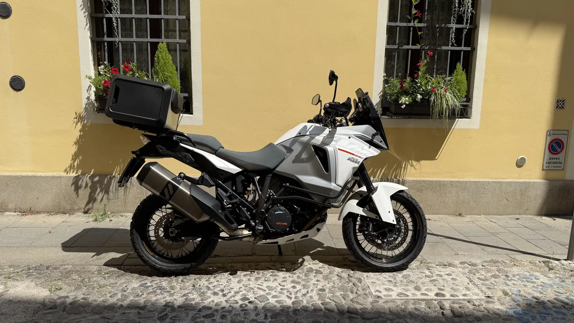 KTM 1290 Super Adventure S - 1