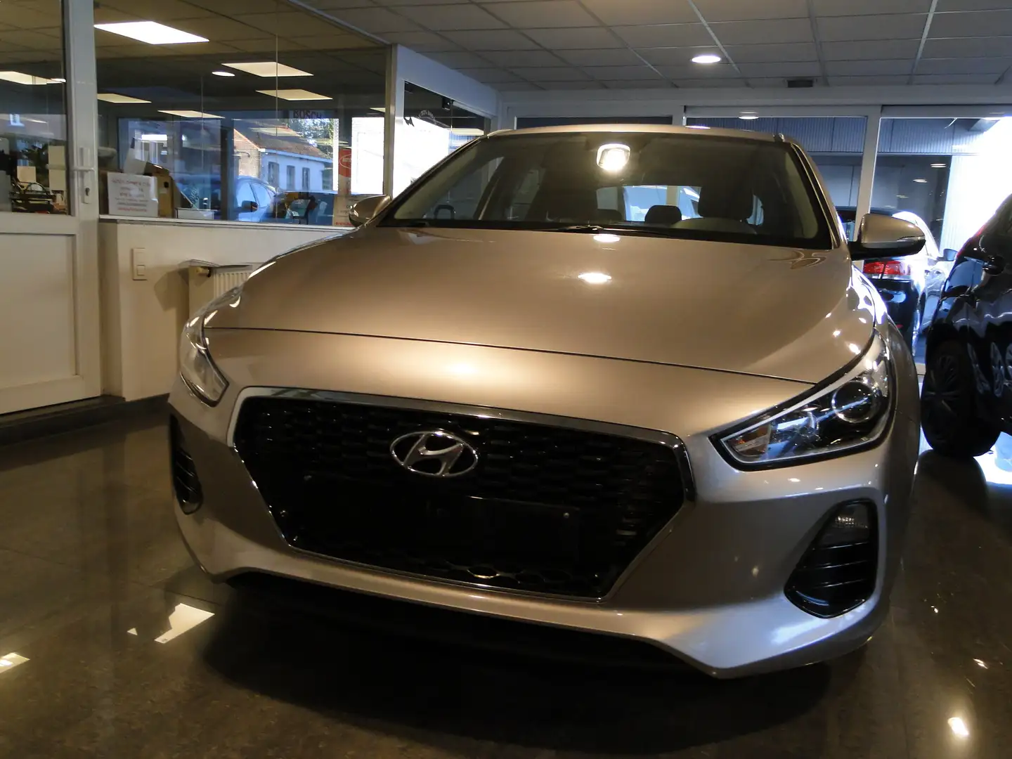 Hyundai i30 i30 1.0 T-GDI airco 1 jaar garantie Beige - 2