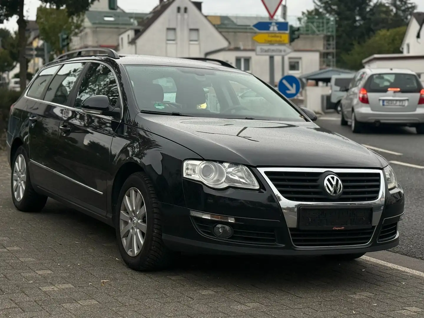 Volkswagen Passat Variant Comfortline/TÜV-10.2027/DIESEL 2L/ Schwarz - 1