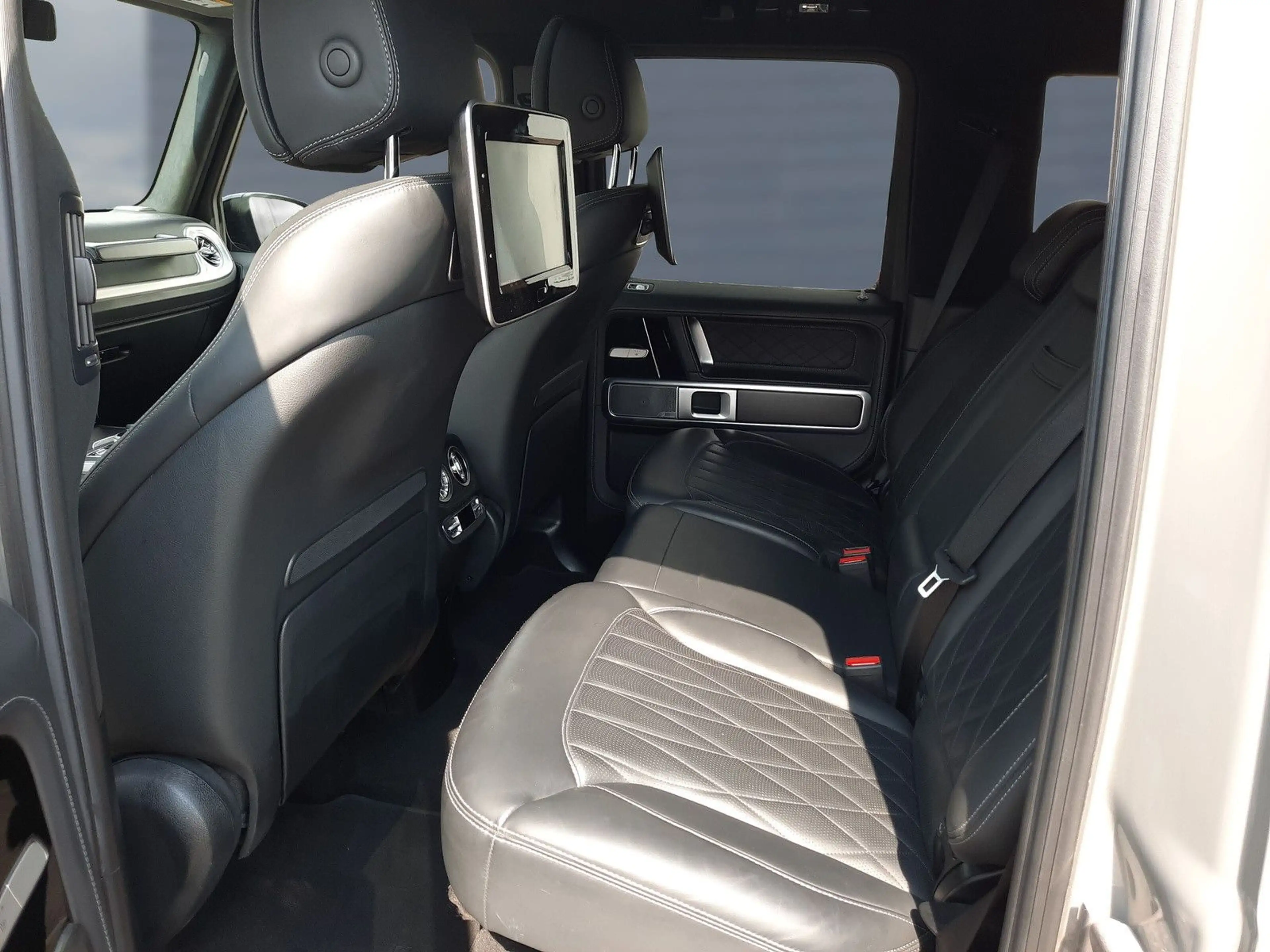 Mercedes-Benz G 63 AMG Burmester Sound Night Paket — photo 12