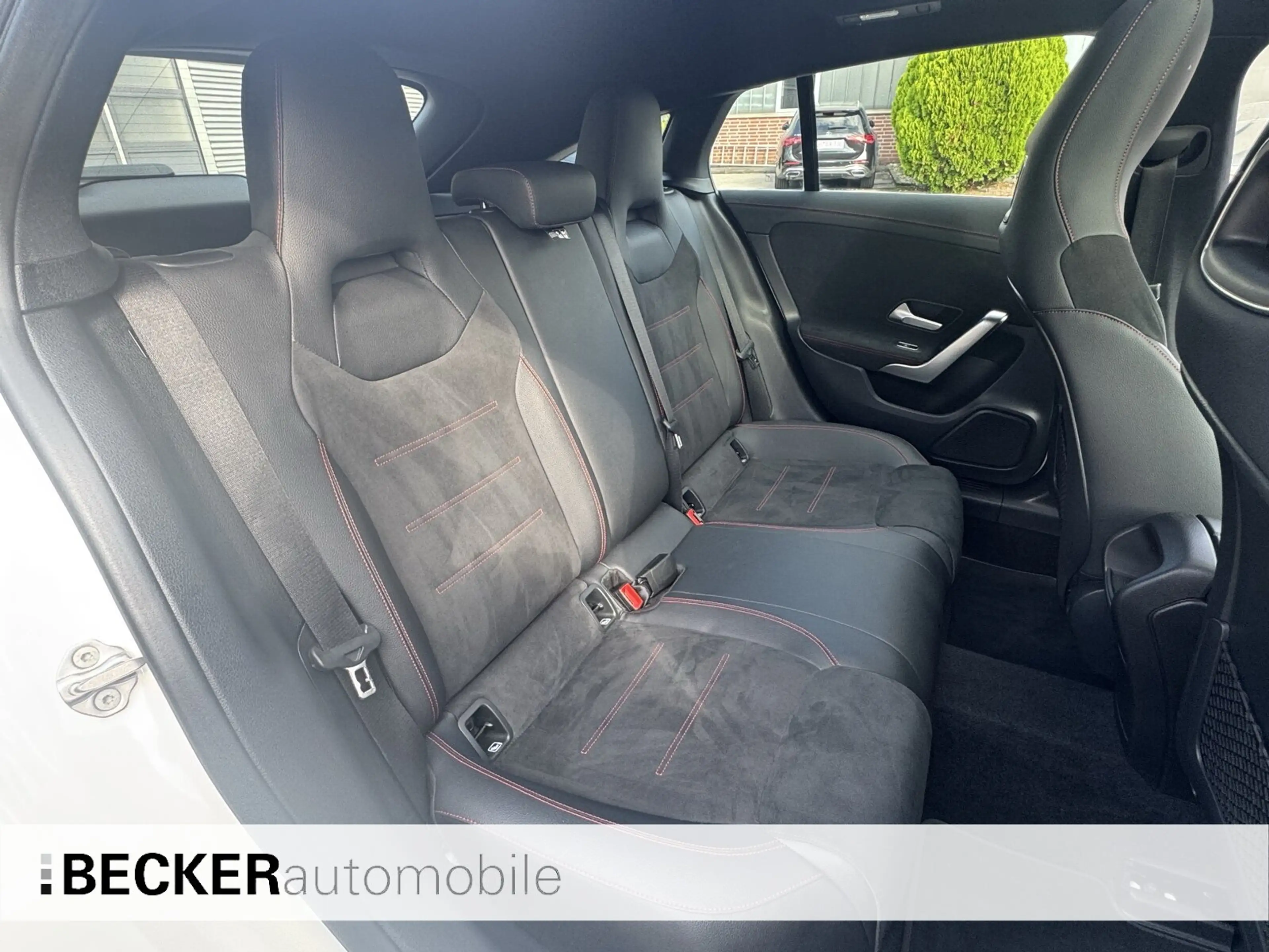 Mercedes-Benz CLA 180 CLA 180 SB AMG PANORAMA MBUX LED HP CarPlay SHZ — photo 11