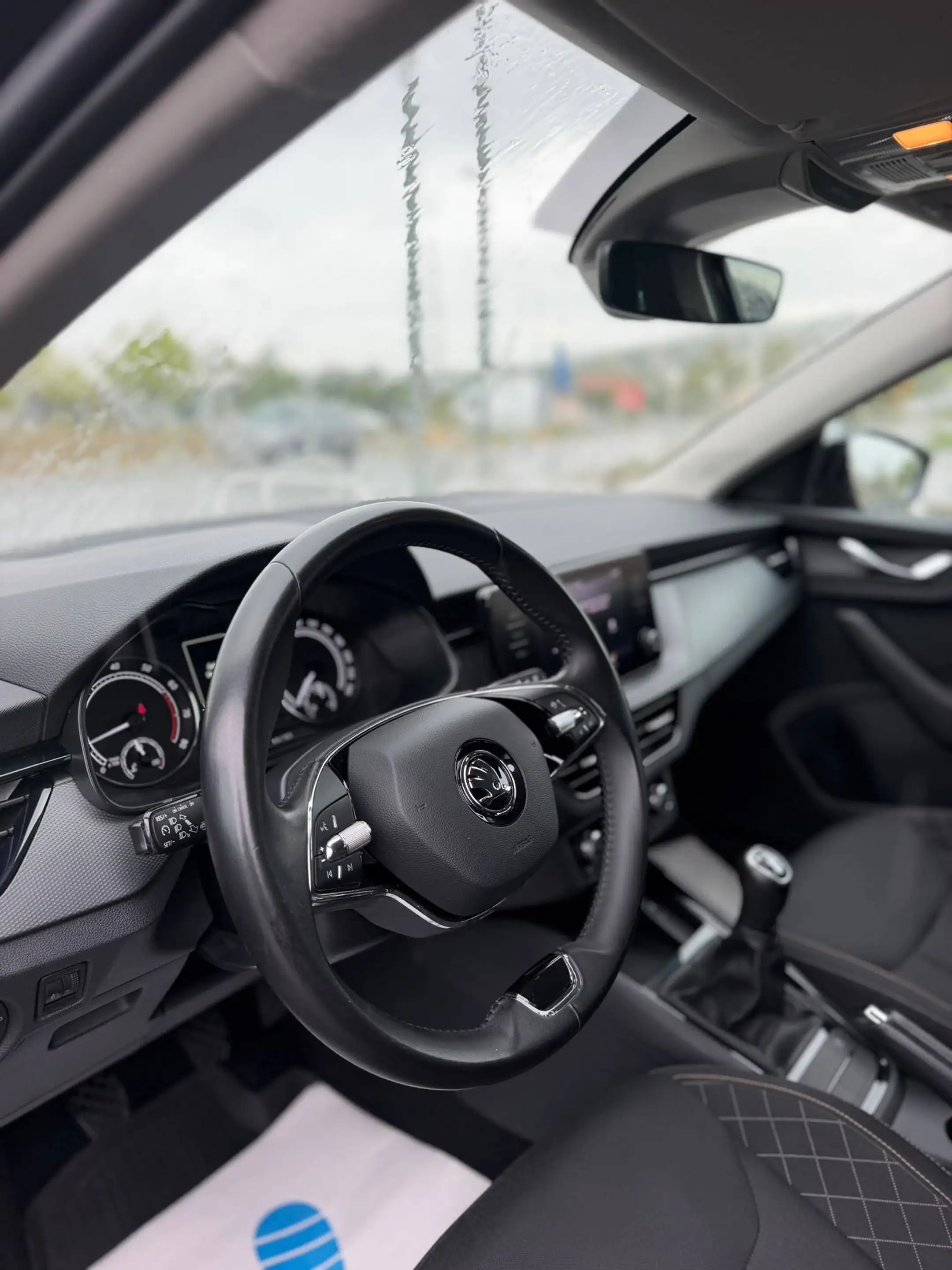 Skoda Scala 1.0 TSI Ambition — photo 12