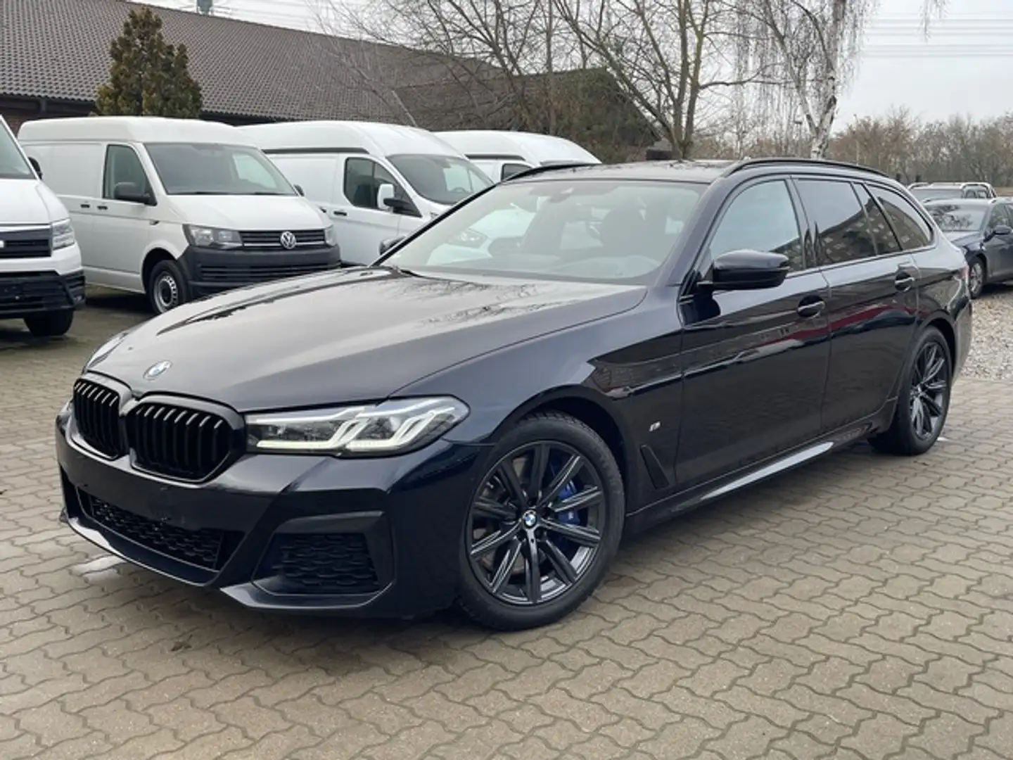 BMW 530 530d Touring M-Sportpaket Panorama*AHK*HUD* Black - 1