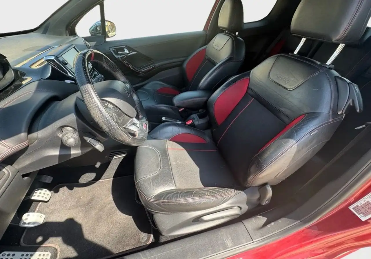 Peugeot 208 208 — photo 3