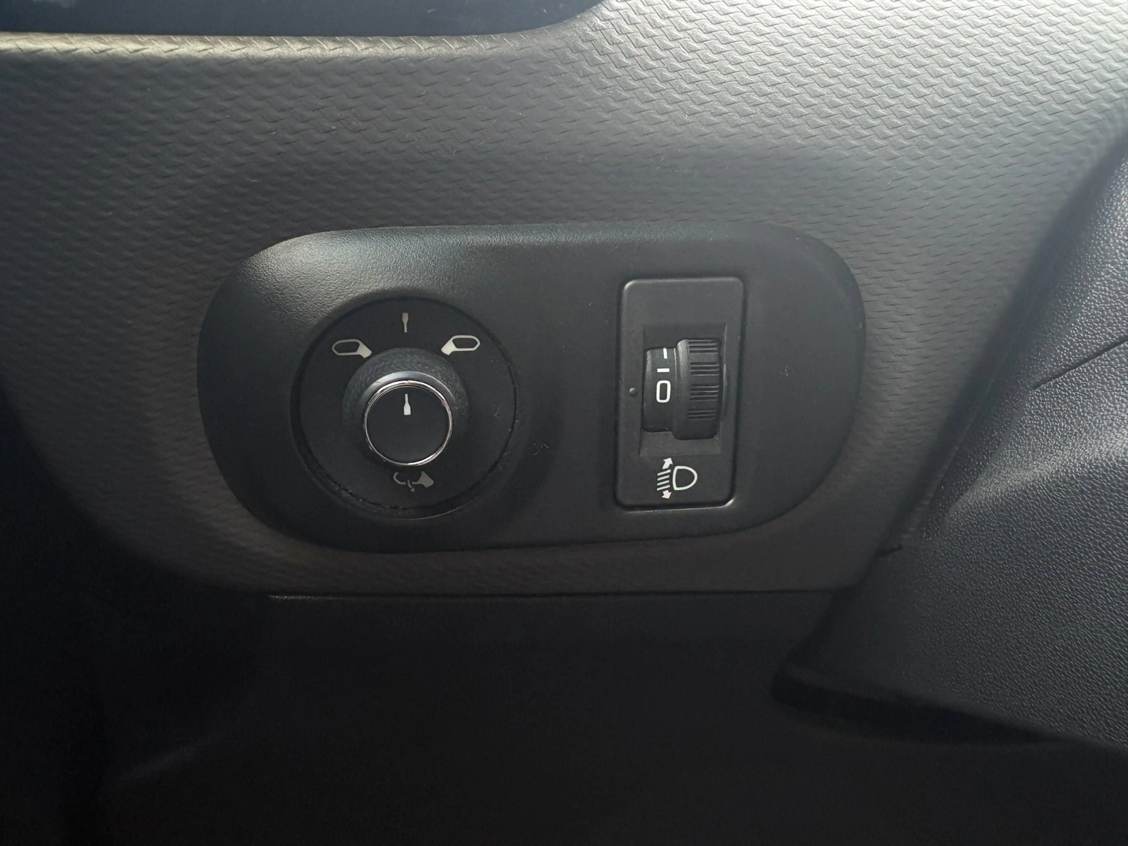Citroen C4 Cactus 1.2 PureTech Business |Clima|Cruise|PDC| — photo 13