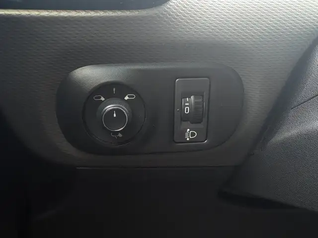Citroen C4 Cactus view 13