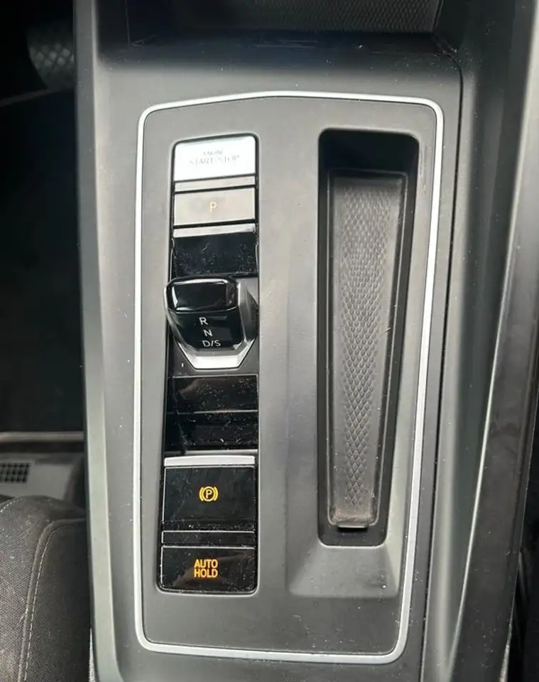 Volkswagen Golf Standard Model — photo 12