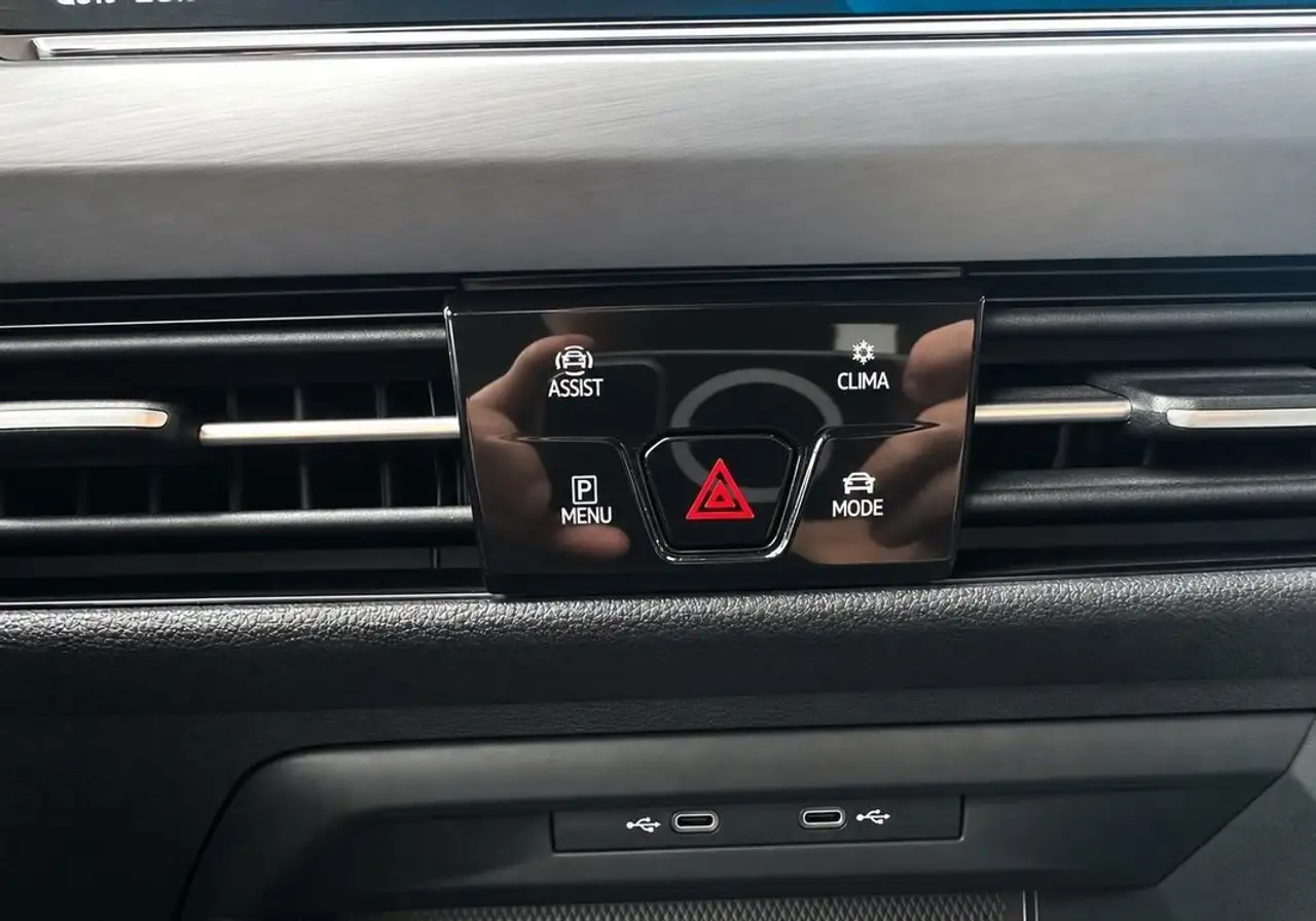 Volkswagen Golf Standard Model — photo 15
