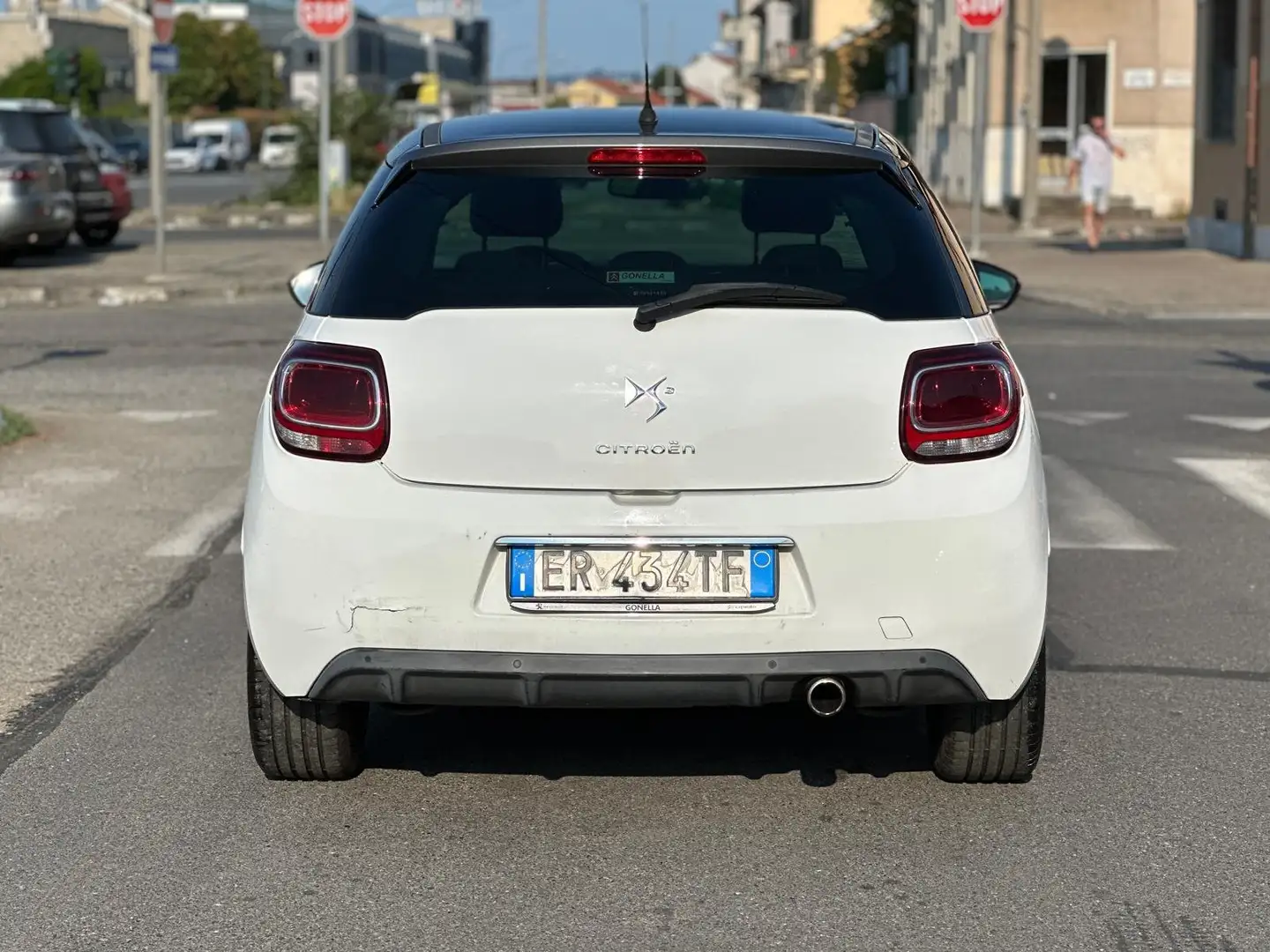 Citroen DS3 DS3 1.2 vti Just Black 82cv Bianco - 2