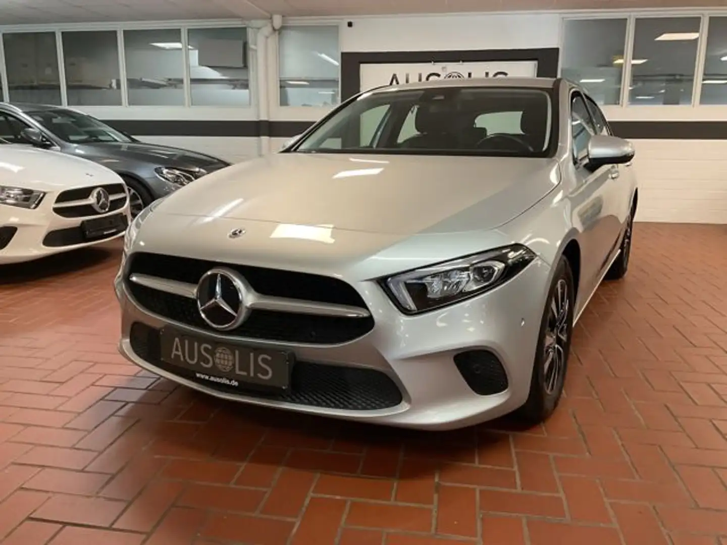 Mercedes-Benz A 180 Progressive Leder,LED,Kamera,AHK Argento - 2